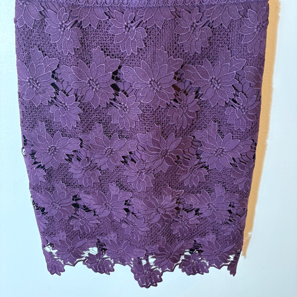 LOFT Aubergine‎ Scalloped Lace Dress Size 2 - Picture 4 of 9